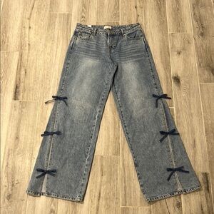 Stylish Blue Baggy Jeans with Bow Accents PacSun Size 27